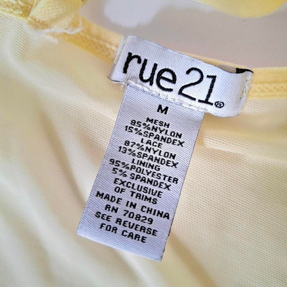 Rue21 yelliw lace corset top pink rose detail Size Medium coquette fairycore - Picture 5 of 6